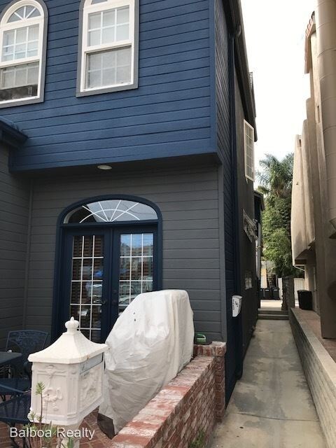 Building Photo - 2 br, 1 bath Apartment - 123.5 Onyx Ave.