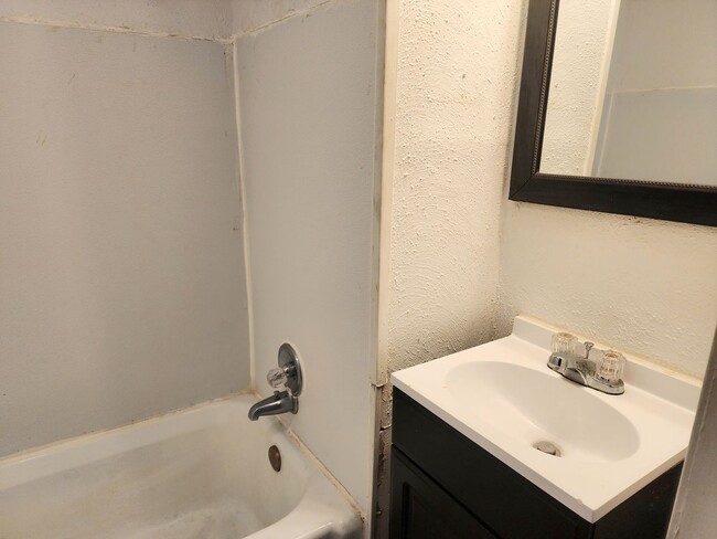 Foto del edificio - All Bills Paid!