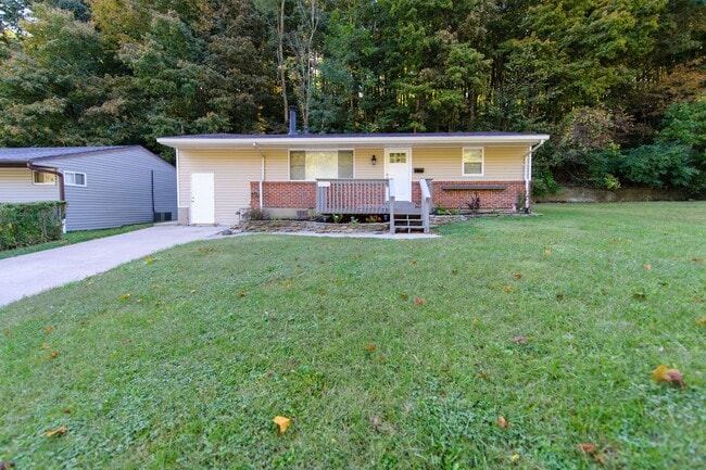 Building Photo - REMODELED BRICK & VINYL RANCH WAITING FOR ...