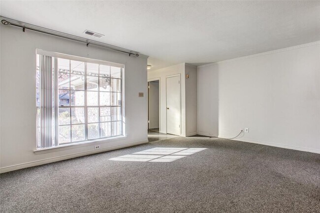 Foto del edificio - 7605 Meadow Oaks Dr