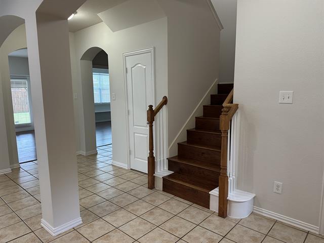 Building Photo - 2820 Cascade Cove Dr