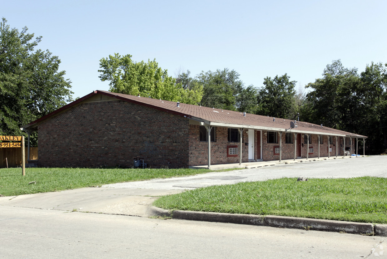 Primary Photo - Oakley Apartments