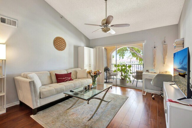 Foto del edificio - 1739 Village Blvd