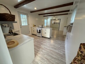 Building Photo - 190 Lubeck Rd