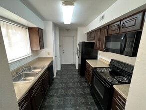 Building Photo - 8048 Sands Point Dr