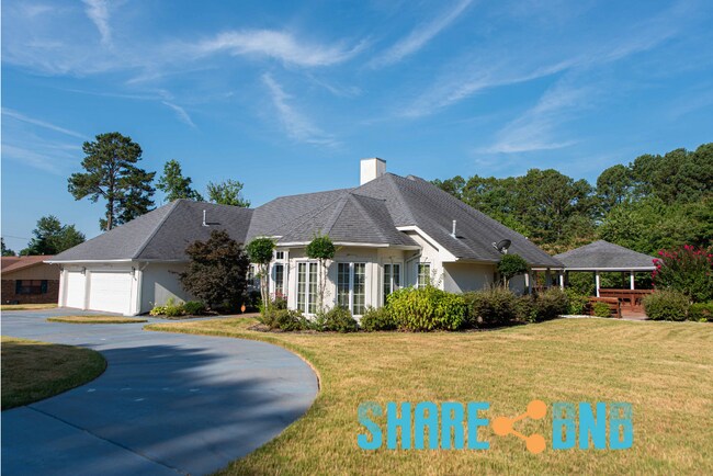 Building Photo - 48 Dartmouth Dr