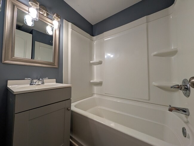 Building Photo - 426 S Broad St