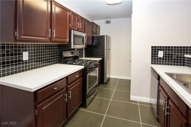 Foto del edificio - 5125 W Reno Ave