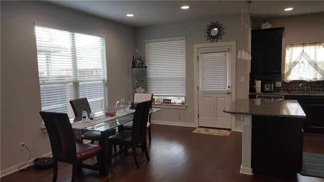 Building Photo - 16105 Hawthorne Heights Trail