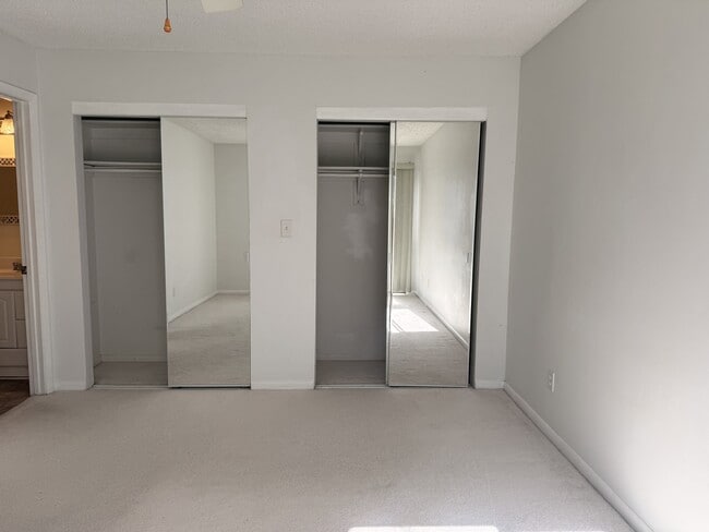 Foto del edificio - 2526 Cove Point Pl