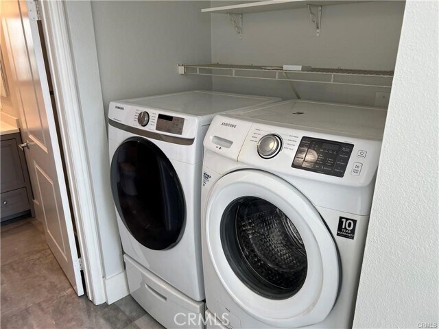 Foto del edificio - 1801 E Katella Ave