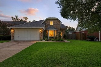 Building Photo - 14335 Fair Knoll Way