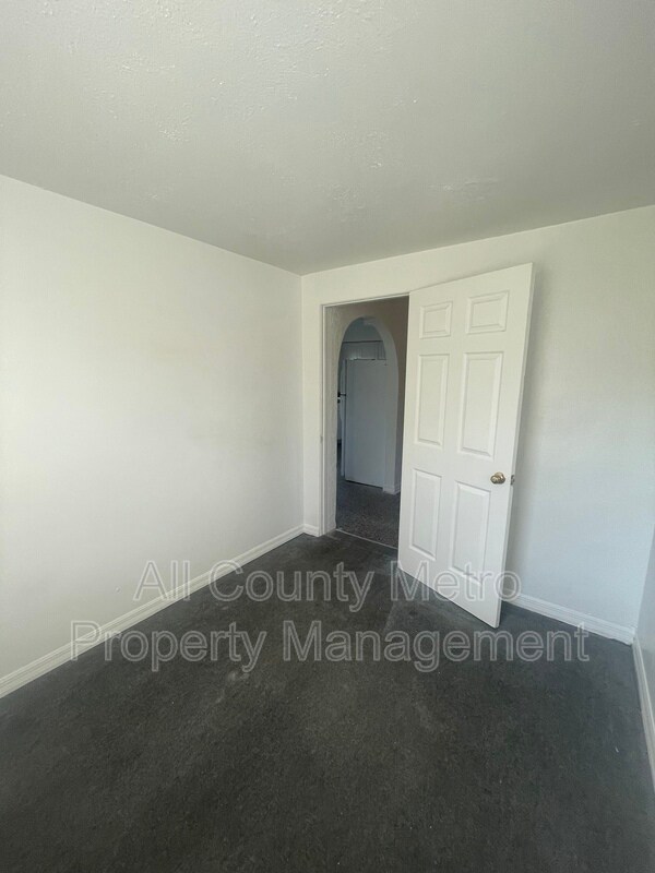 Building Photo - 1220 Linda Ln
