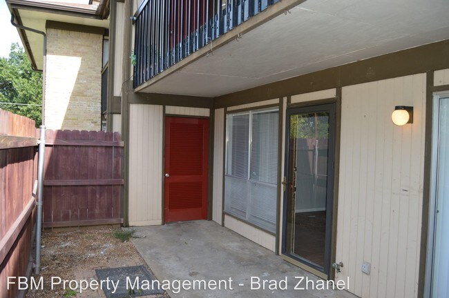 Foto del edificio - 407 N Preston St