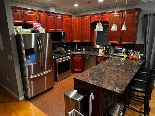 Foto del edificio - 108 Kearney Ave