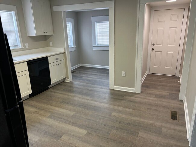 Foto del edificio - 4031 Sheraton St