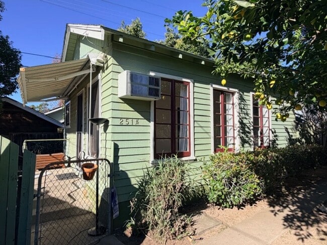 Foto del edificio - 251ivy