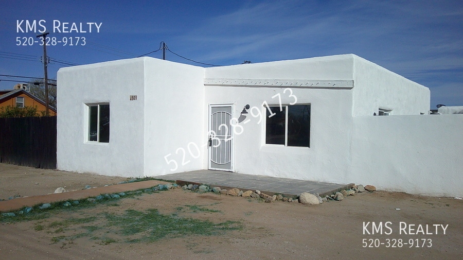 Primary Photo - 3 Beds / 2 Baths Home - OWNER / AGENT