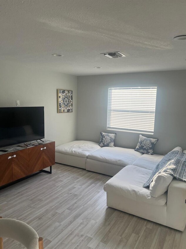 Foto principal - 1124 S M St