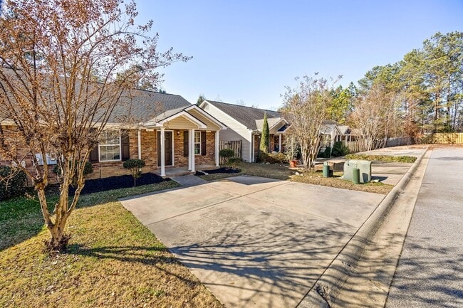 Foto del edificio - 638 Goodale Ln