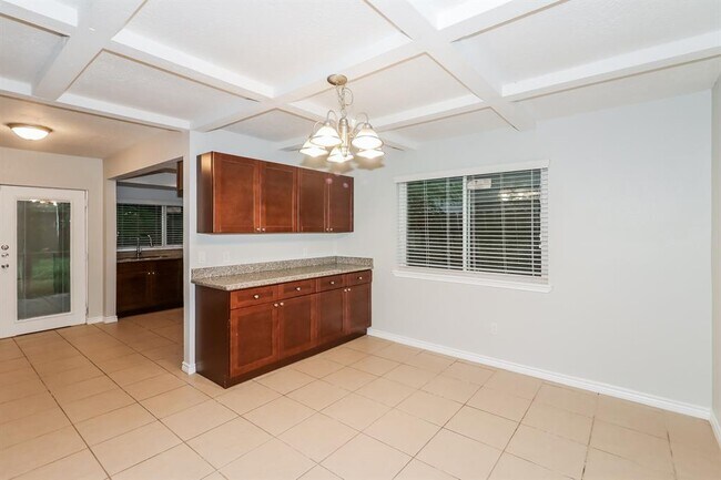 Foto del edificio - 16938 Worden Ln