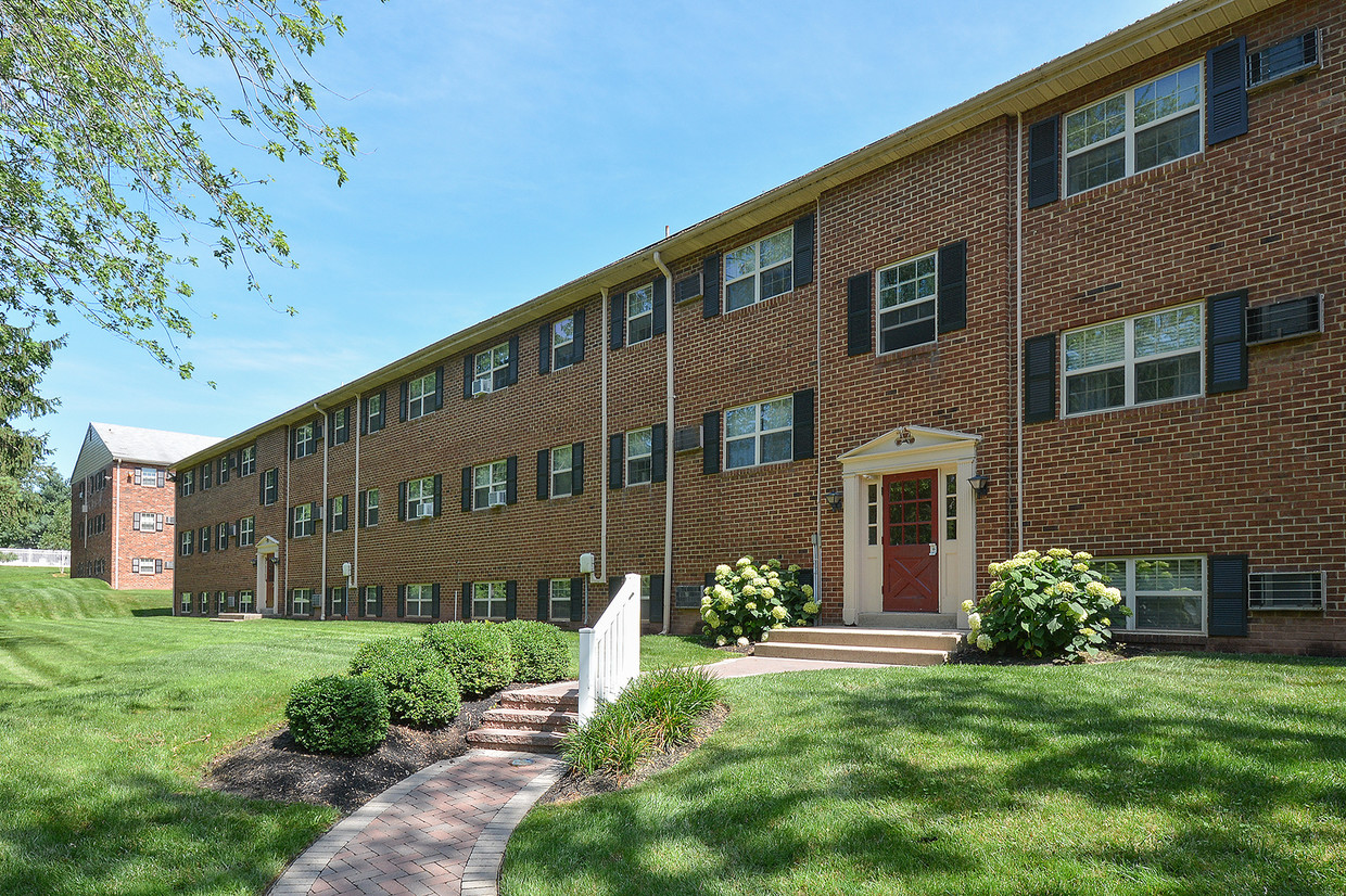 Primary Photo - Naamans Village Apartments