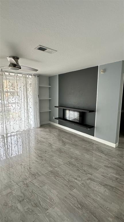 Foto del edificio - 7618 Pissarro Dr
