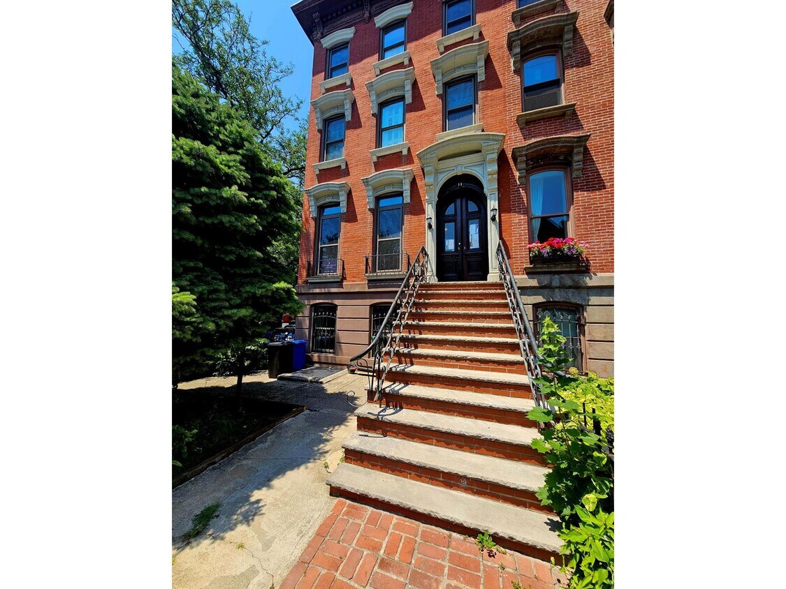 267 Macon St Unit GARDEN, Brooklyn, NY 11216 Room for Rent in