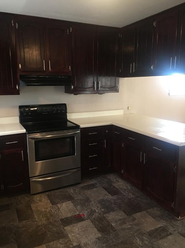 Building Photo - $1500 - 2 Bedroom, 1 Bath - Great City Views!