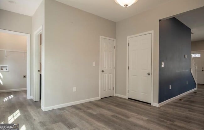 Building Photo - 194 Pine Valley Dr