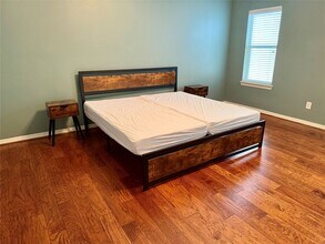 Building Photo - 3410 Skyline Village Dr