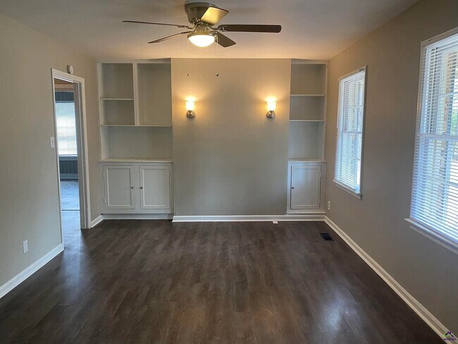 Foto del edificio - 3217 Misty Valley Dr