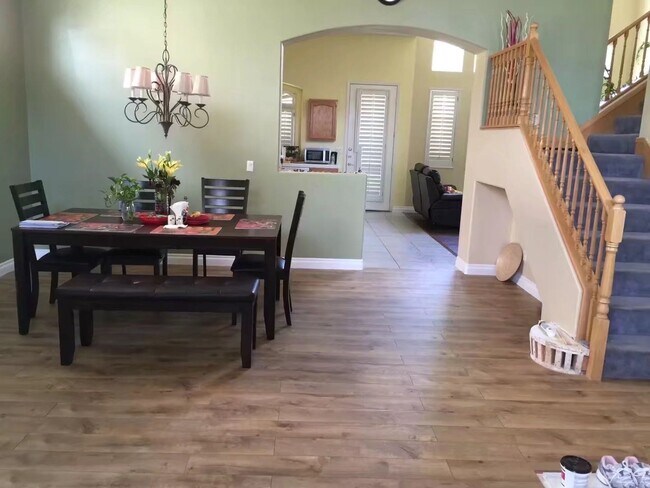 Building Photo - 8738 Vista Cantera Ct
