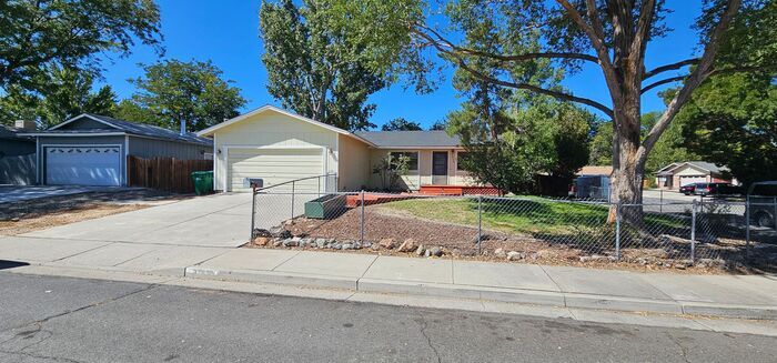 Foto principal - For Rent 3 bedroom 2 bath 2 car garage, Mi...