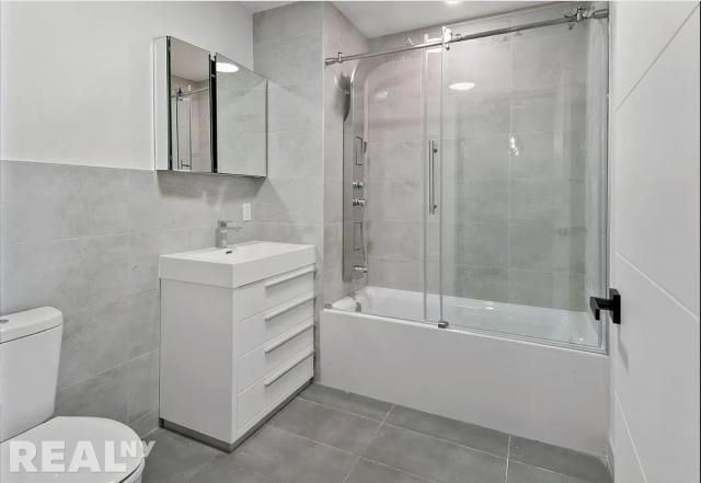 Foto del edificio - 1 bedroom in BROOKLYN NY 11235