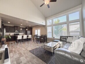 Building Photo - 12702 Stone Heights Dr