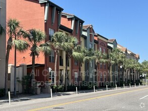 Building Photo - 2320 W Azeele St