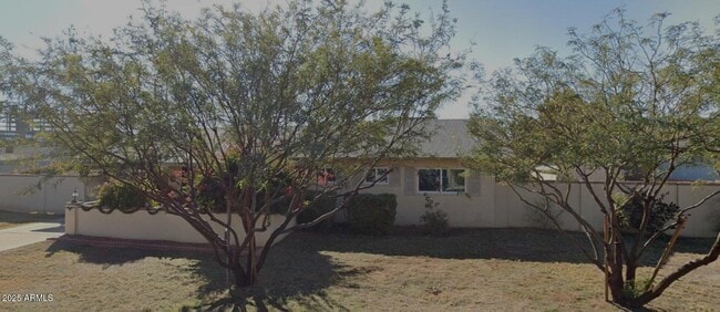 Building Photo - 6923 E Rancho Vista Dr