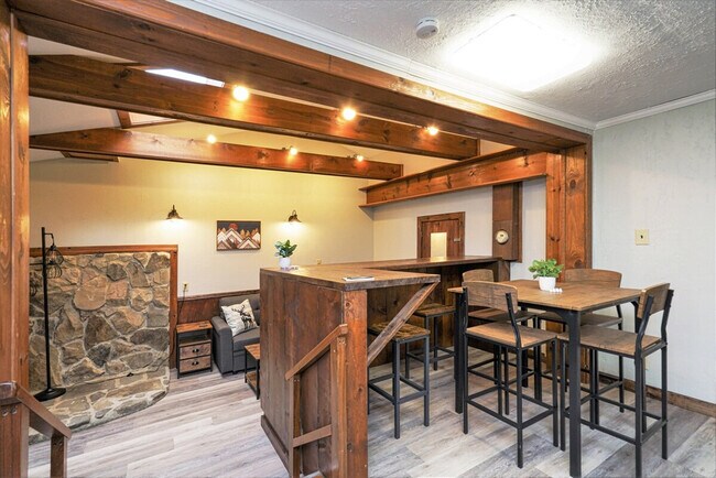 Foto del edificio - 72 Faulkner Rd