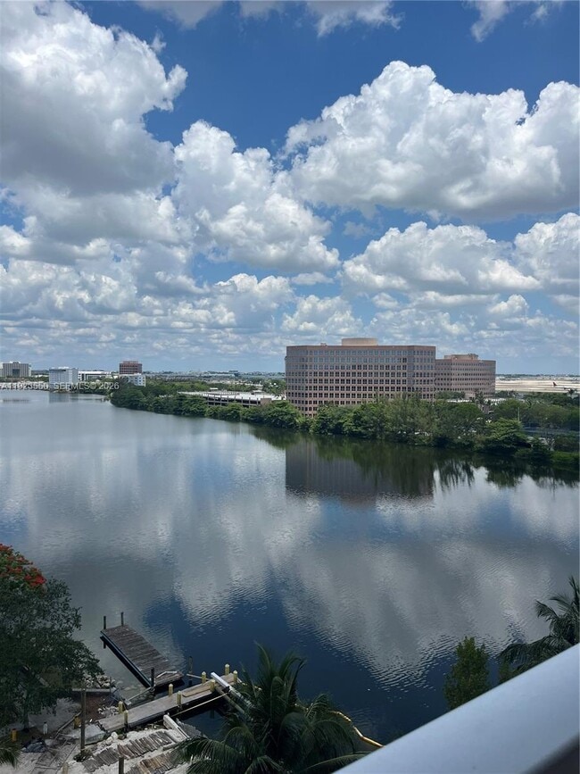 Foto del edificio - 5099 NW 7th St