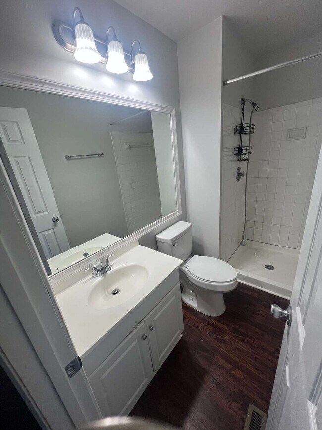 Foto del edificio - "Charming 3-Bedroom Townhouse in Frederick...