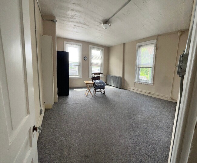 2747 Kensington Ave, Philadelphia, PA 19134 Condo for Rent in