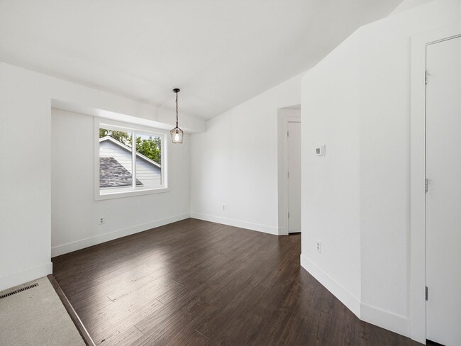 Building Photo - 2742 Pampas Dr