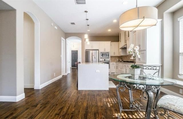 Foto del edificio - 13763 Fieldcrest Rd