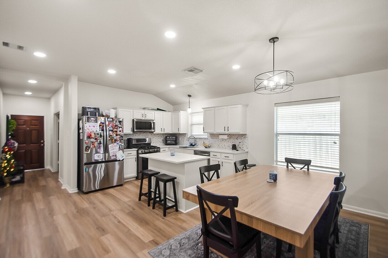 Building Photo - 6853 Arbor Hollow Ln