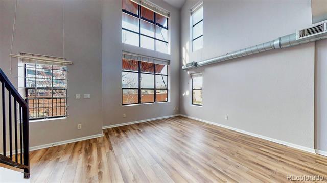 Foto del edificio - 2033 W 30th Ave
