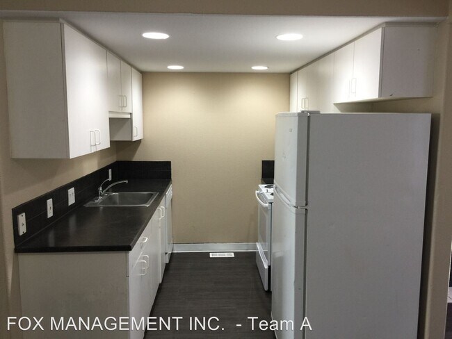 Foto del edificio - 6130-6132 SE 128th Ave