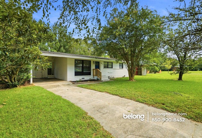 Building Photo - 6011 Greenwood Ln