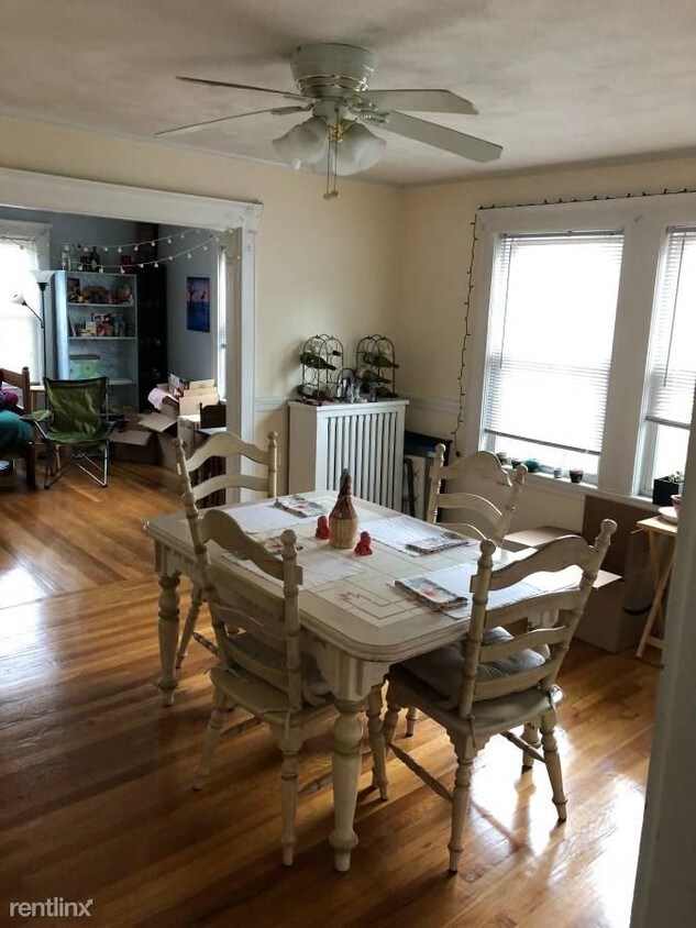 Primary Photo - 2 br, 1 bath Apartment - 11 Melbourne Ave