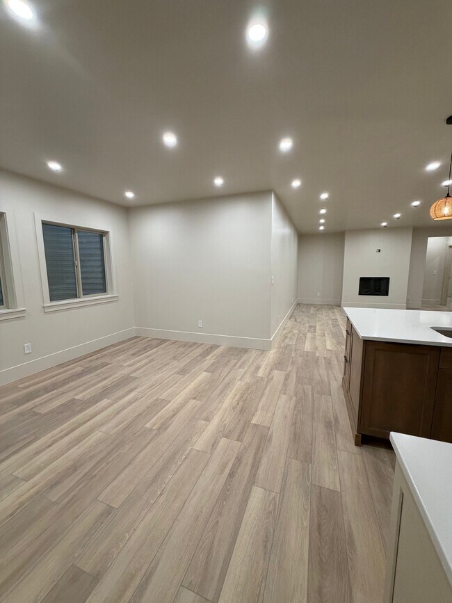 Foto del edificio - 927 Willow Brook Ln